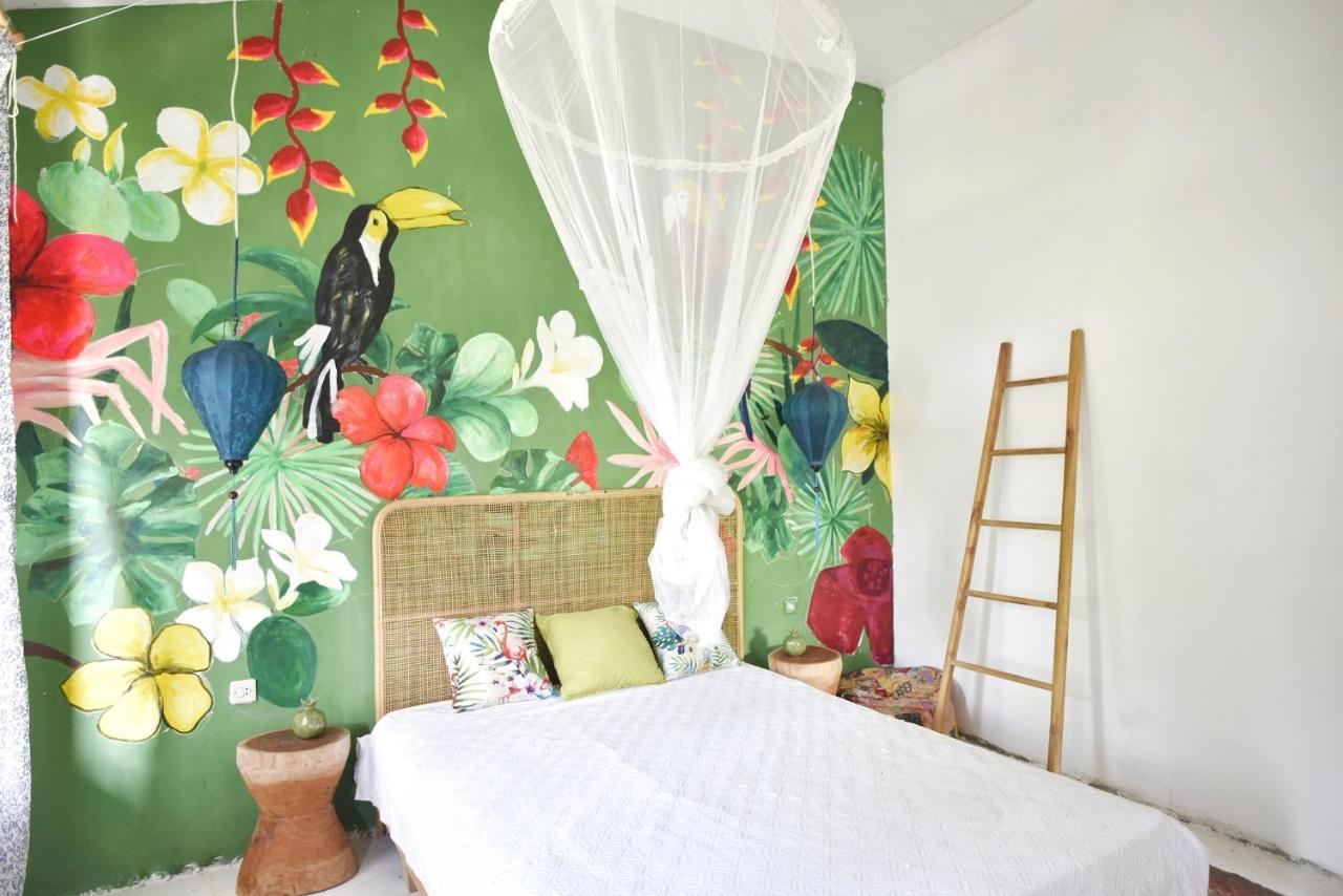 Lambo Homestay Waikabubak Buitenkant foto